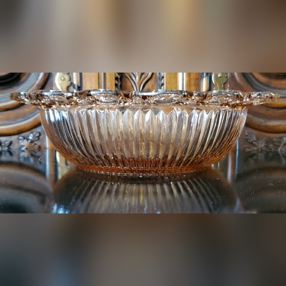 1930s "Lace Edge Pink" AKA "Old Colony" Ribbed Bowl by Anchor Hocking - Picture 12 of 13
